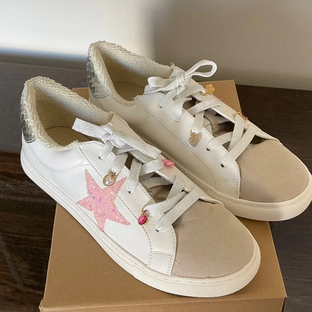Steve Madden Kids' White and Pink Star Sneakers - Picture 6 of 9